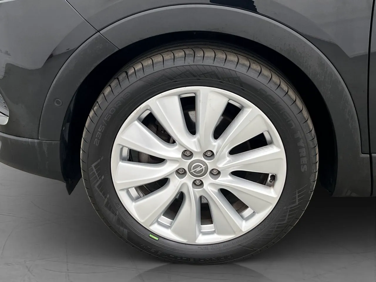 Vehicle image 30