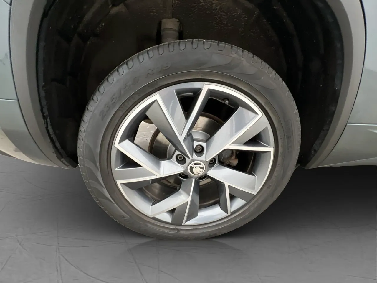Vehicle image 35