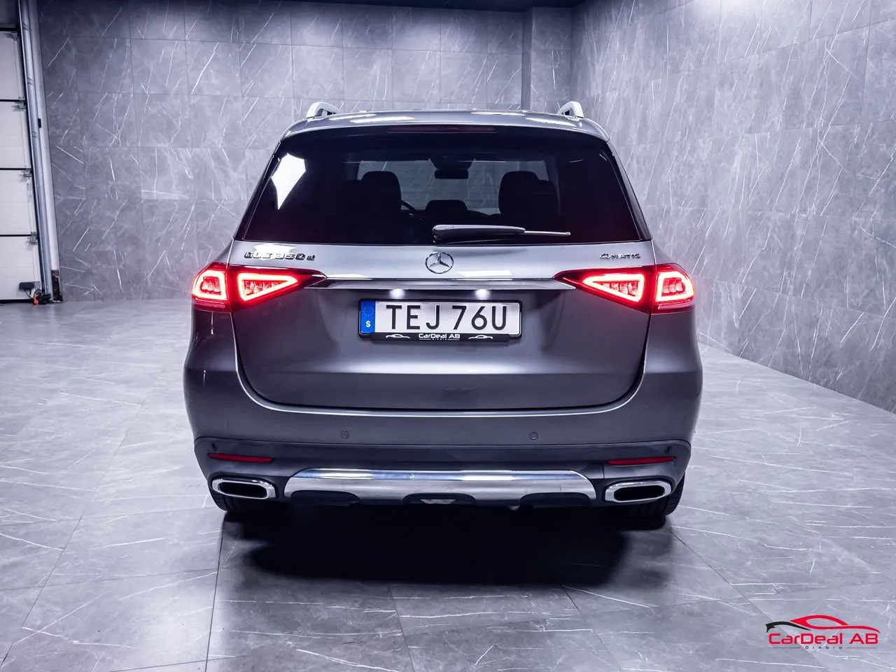 Vehicle image 5