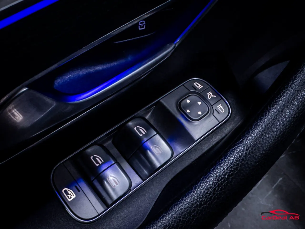 Vehicle image 30