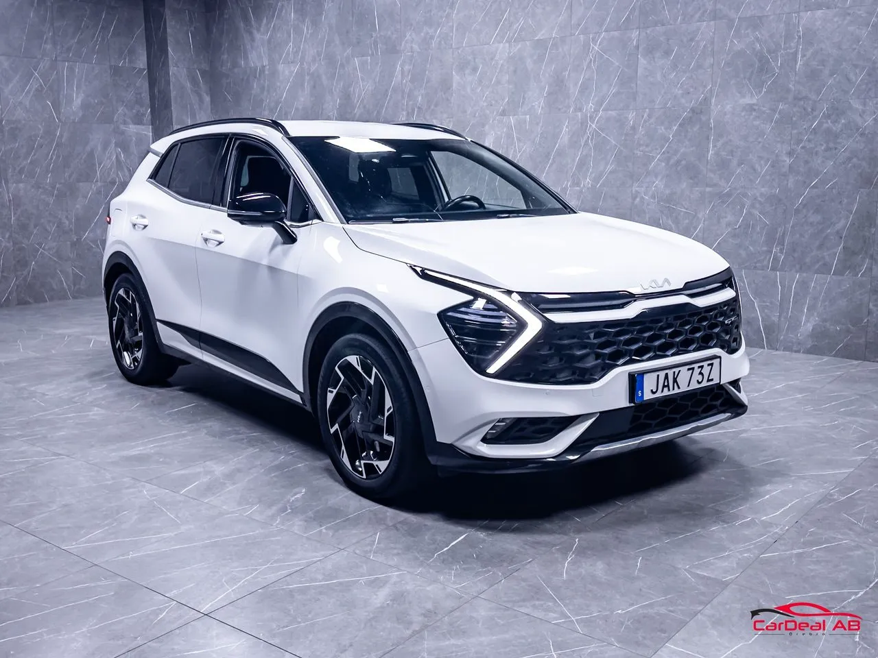 Vehicle image 8