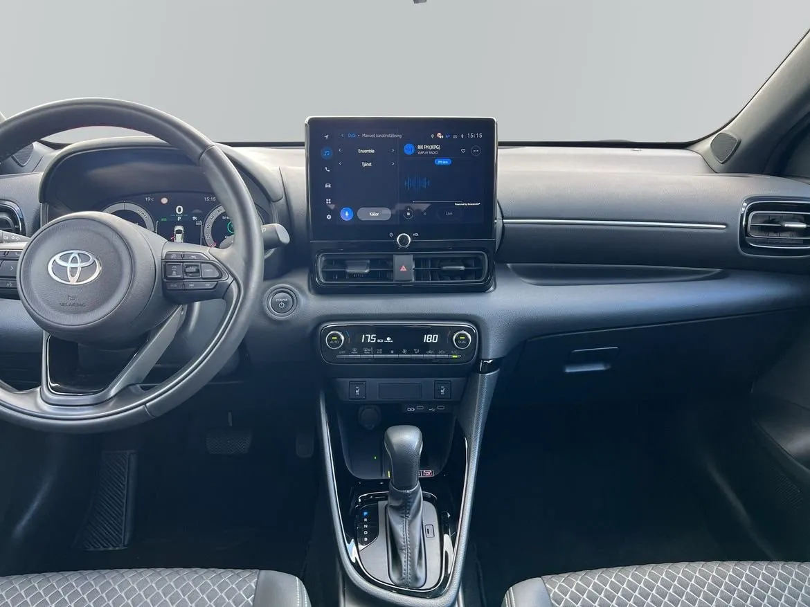 Vehicle image 7