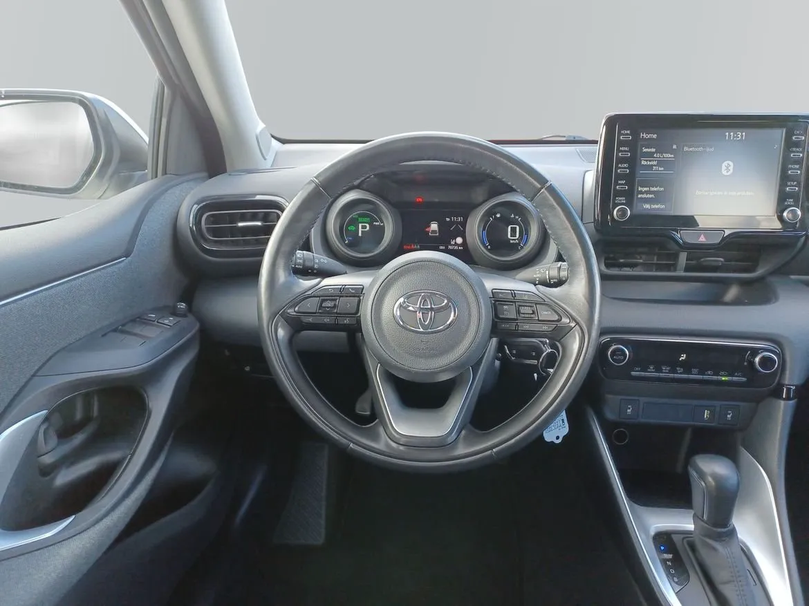 Vehicle image 8