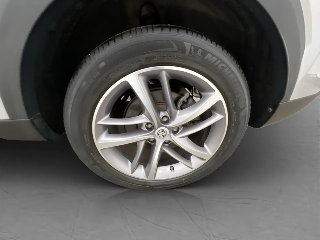 Vehicle image 33