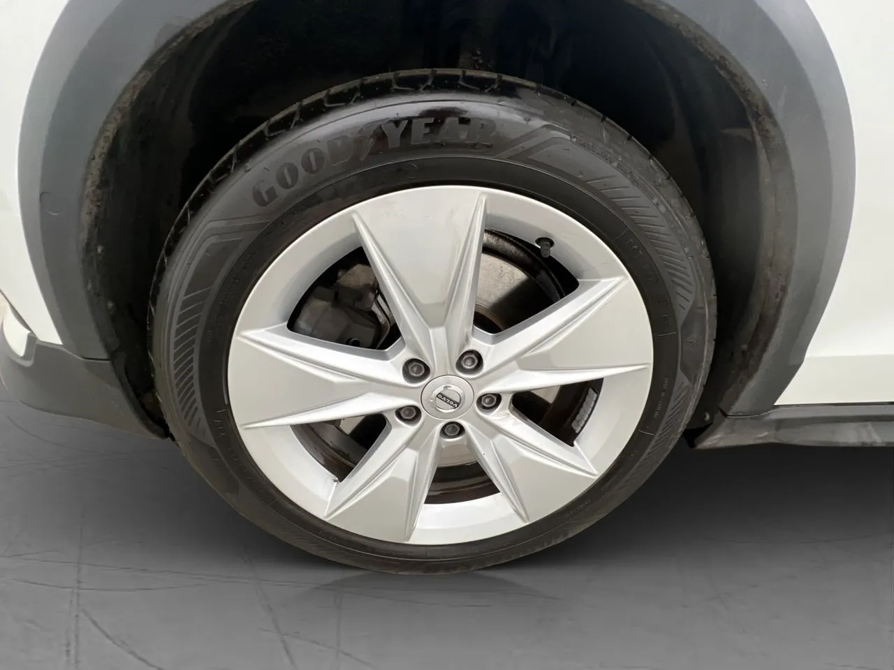 Vehicle image 30