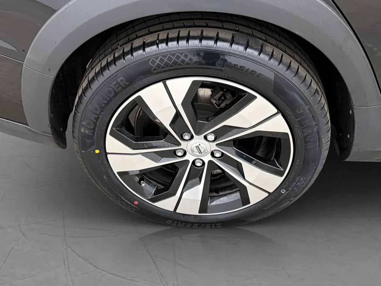 Vehicle image 30