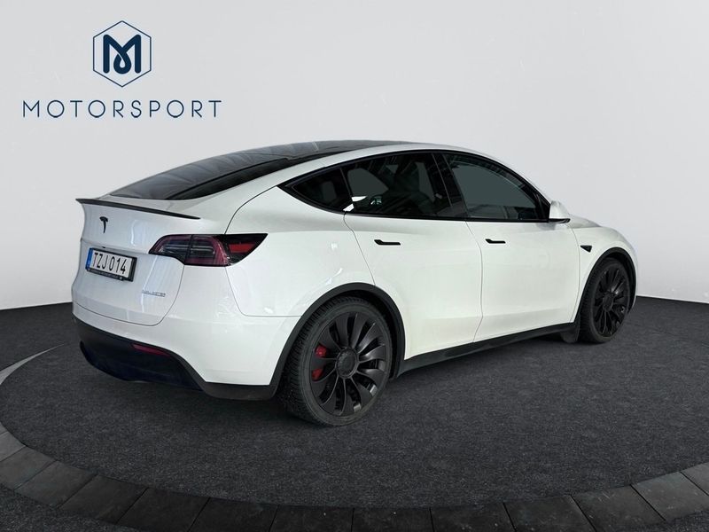 Tesla Model Y bild 8