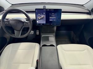 Tesla Model Y bild 12