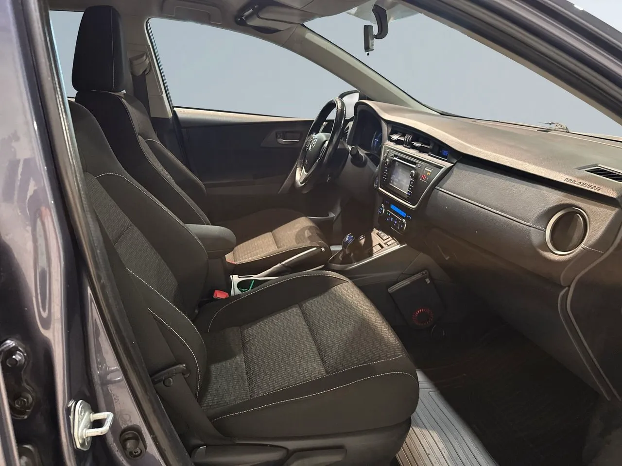 Vehicle image 9