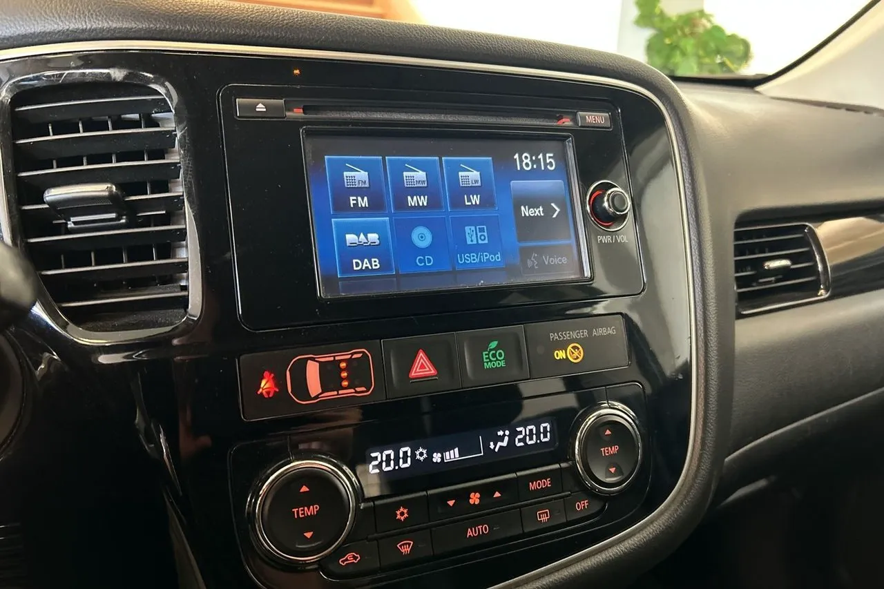 Vehicle image 27