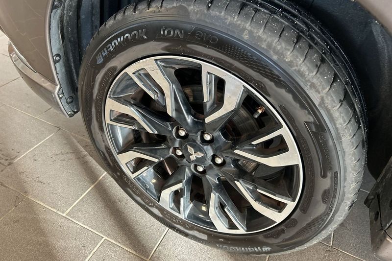 Mitsubishi Outlander bild 17