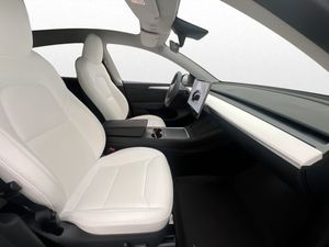 Tesla Model Y bild 11