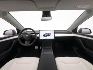 Tesla Model Y bild 18