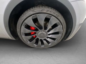 Tesla Model Y bild 33