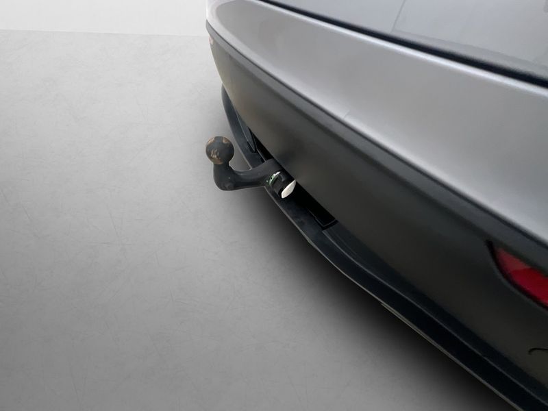 Tesla Model Y bild 9
