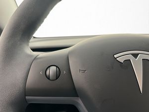 Tesla Model Y bild 19