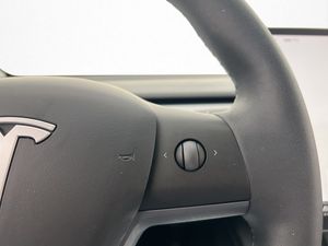 Tesla Model Y bild 20