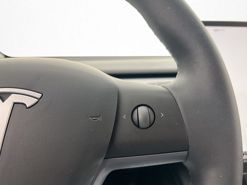 Tesla Model Y bild 20