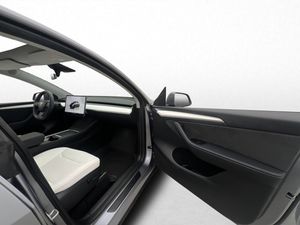 Tesla Model Y bild 23
