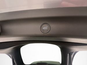 Tesla Model Y bild 27
