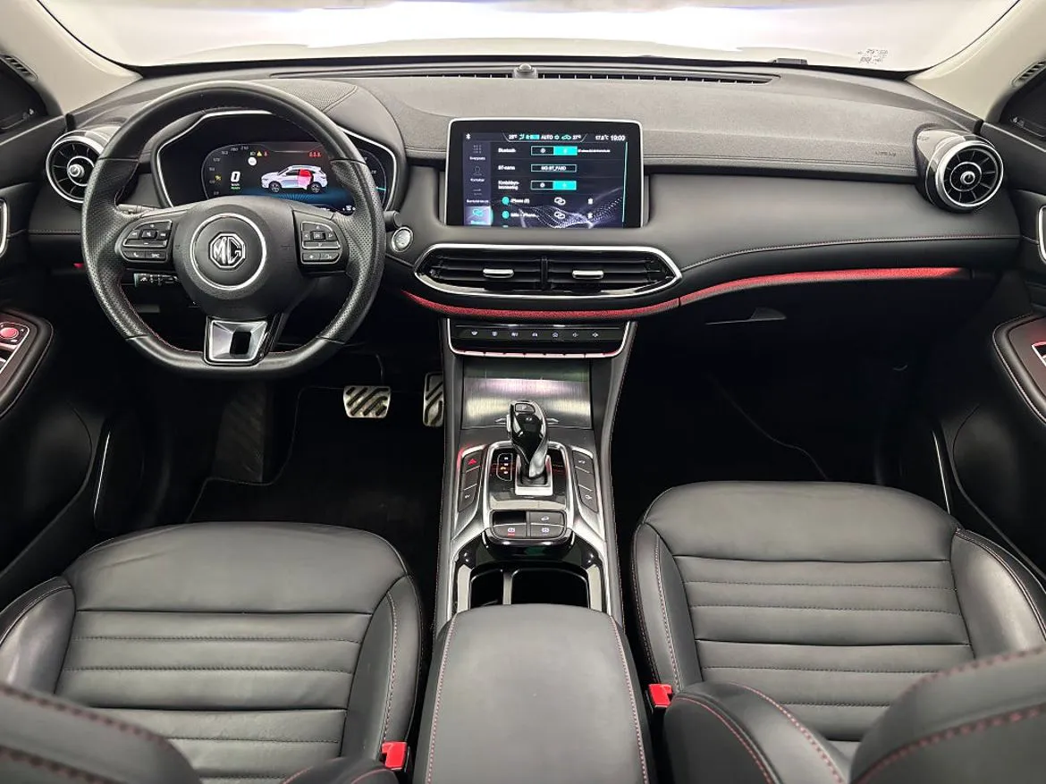 Vehicle image 14
