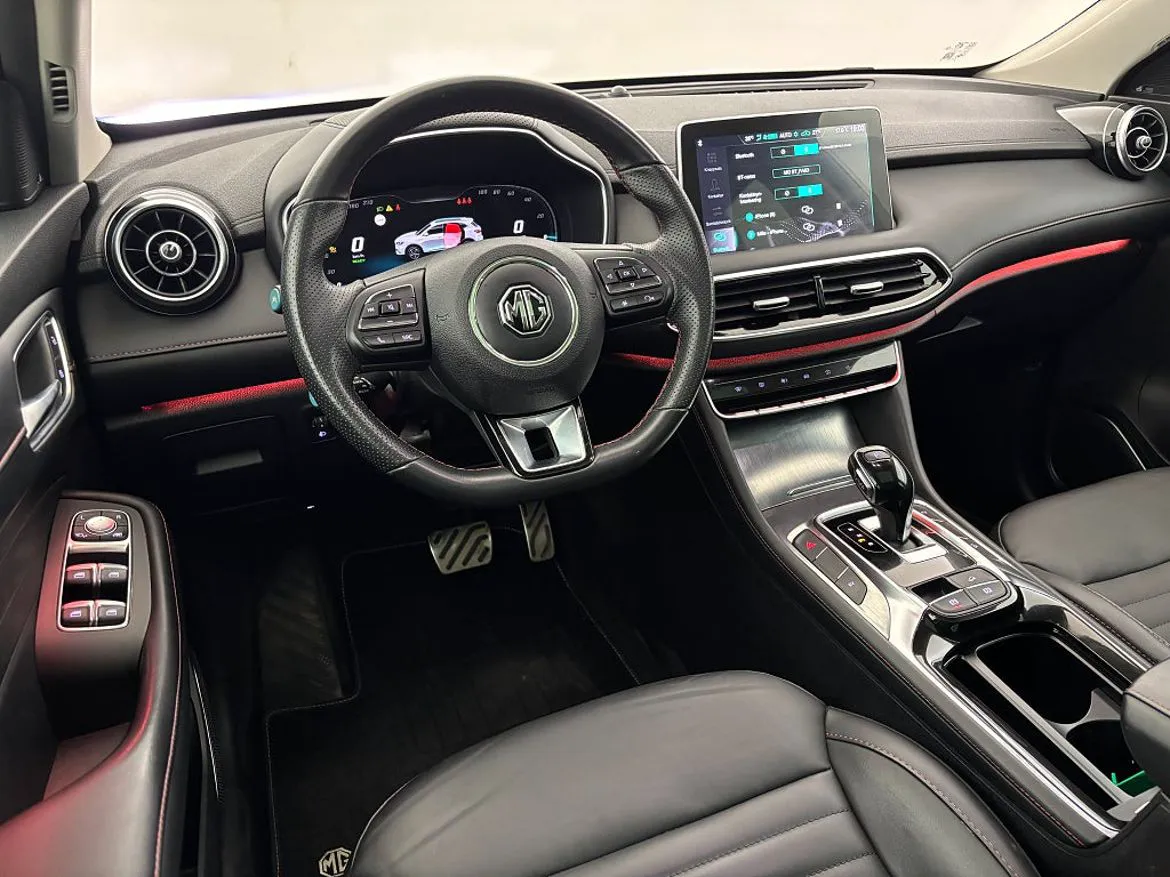 Vehicle image 13