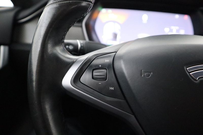 Tesla Model S bild 15