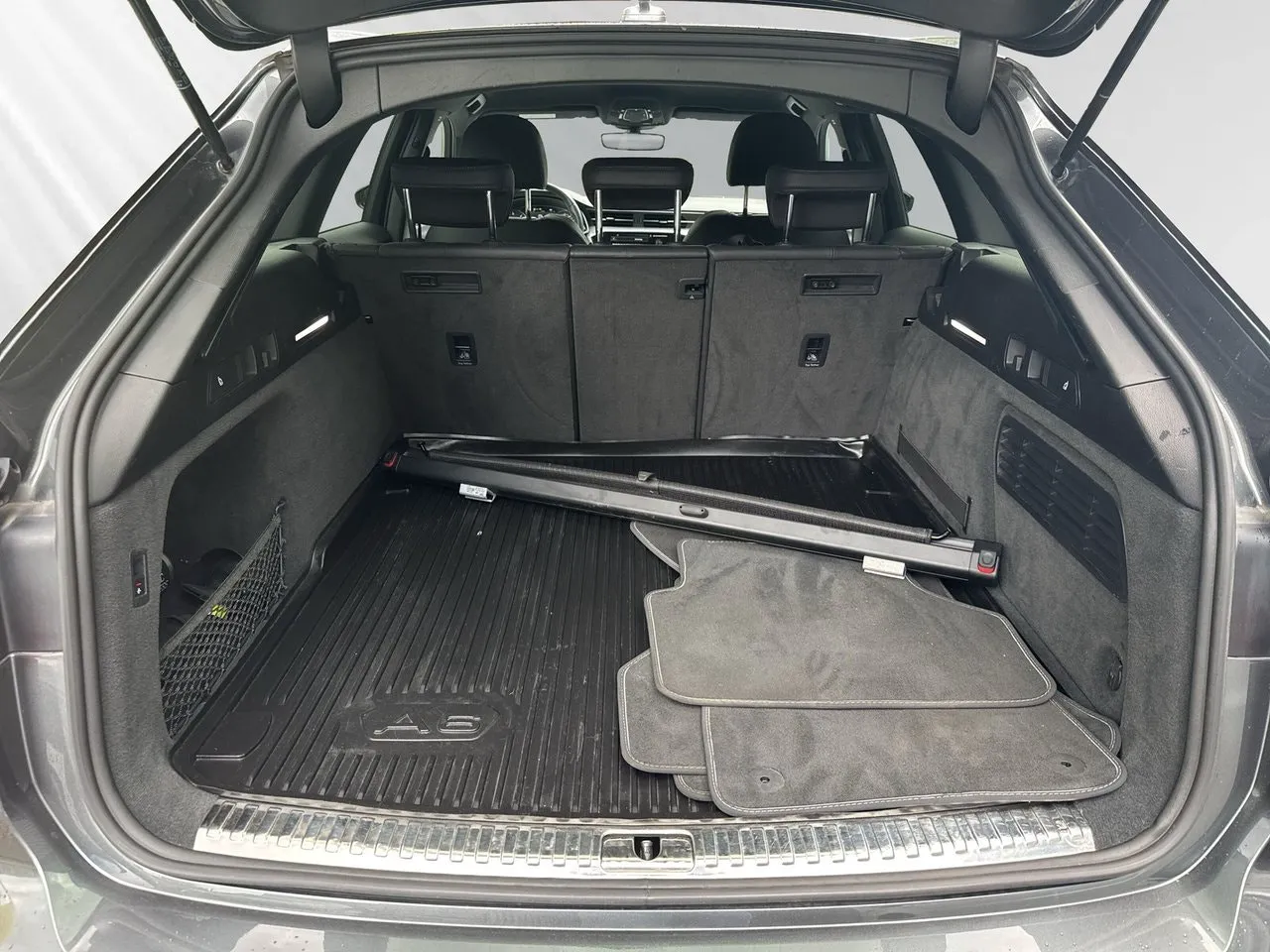 Vehicle image 22