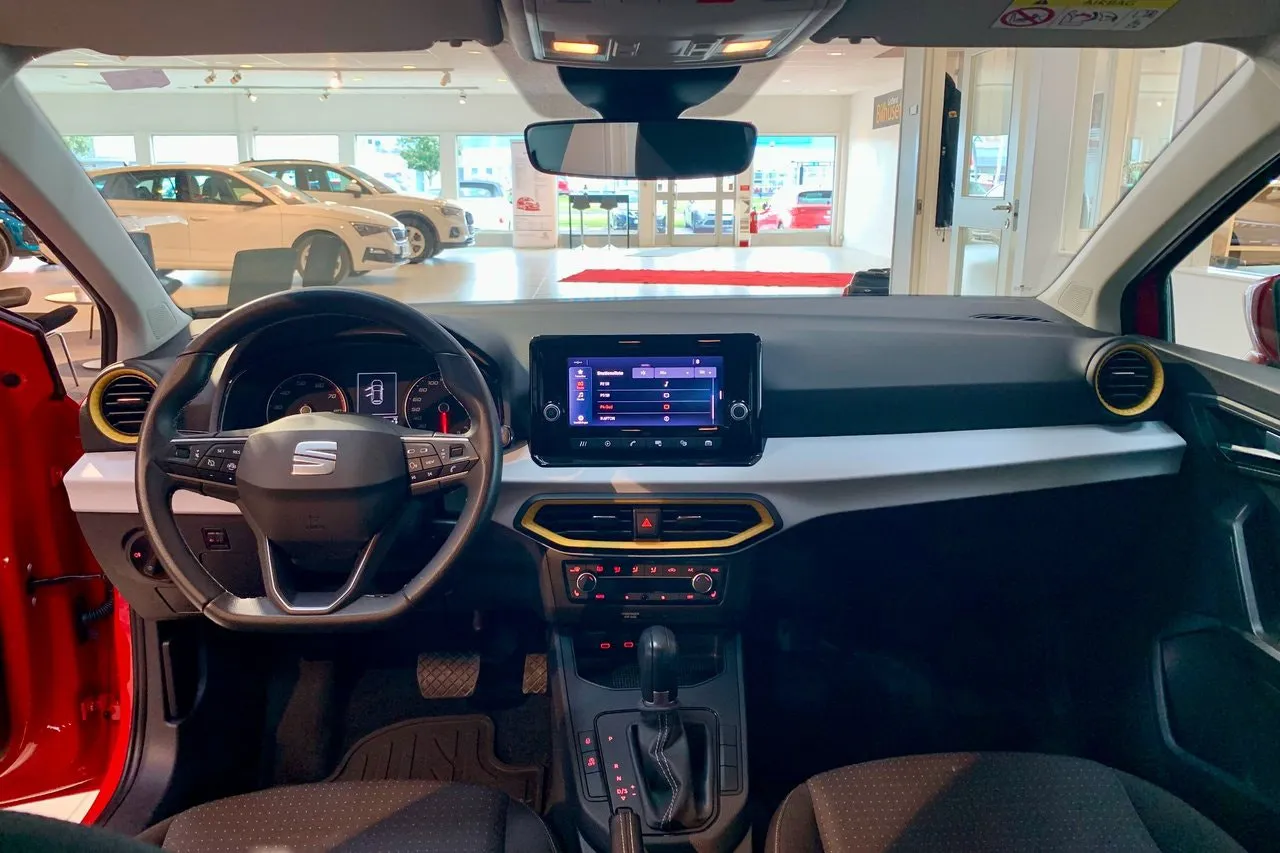 Vehicle image 11