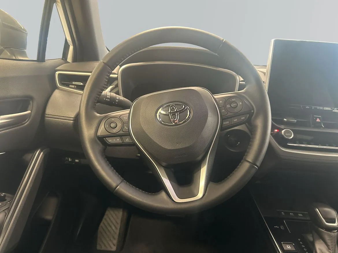 Vehicle image 8