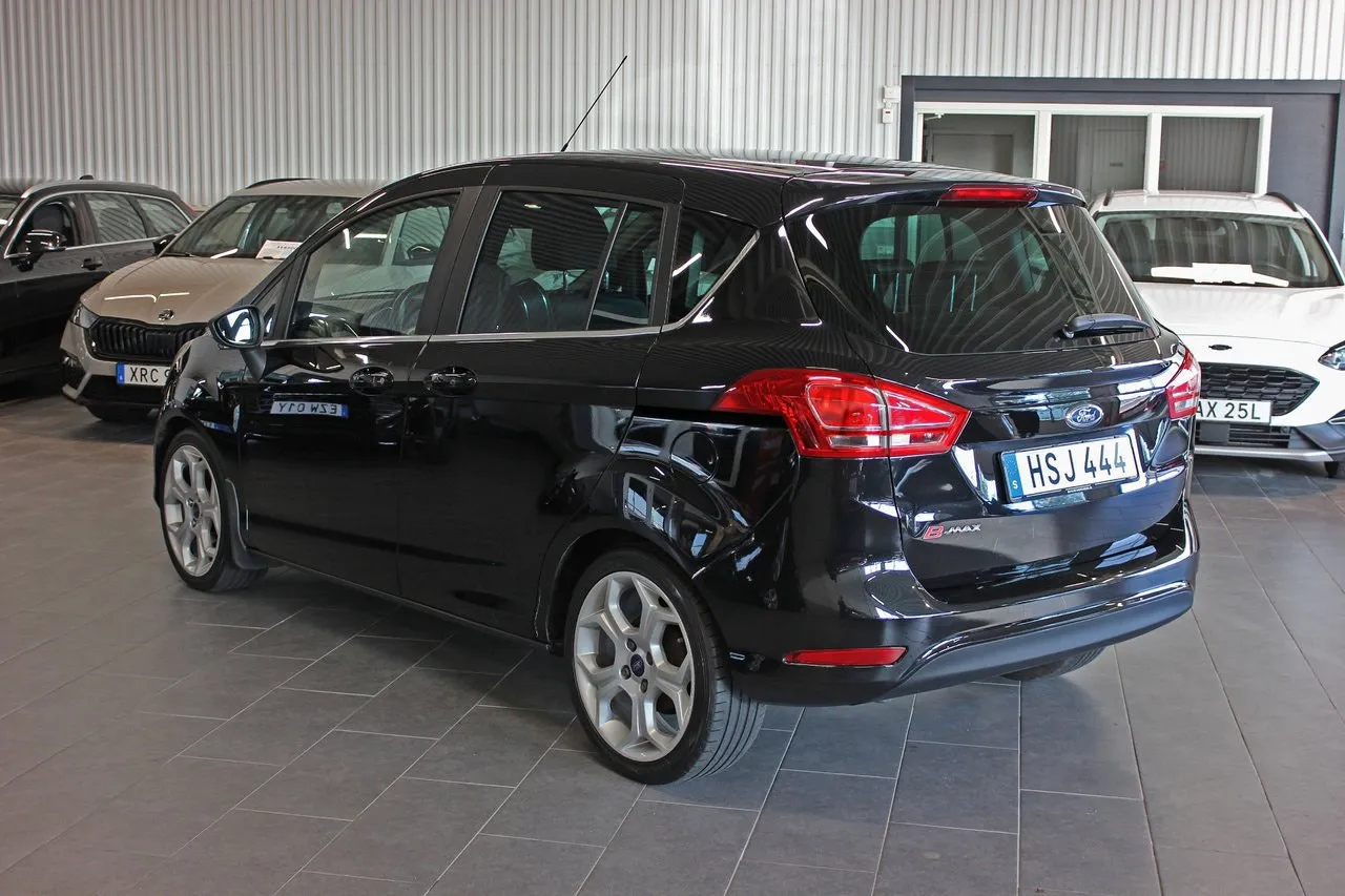 Vehicle image 9