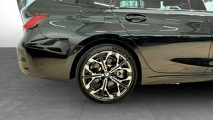 BMW 330 bild 9