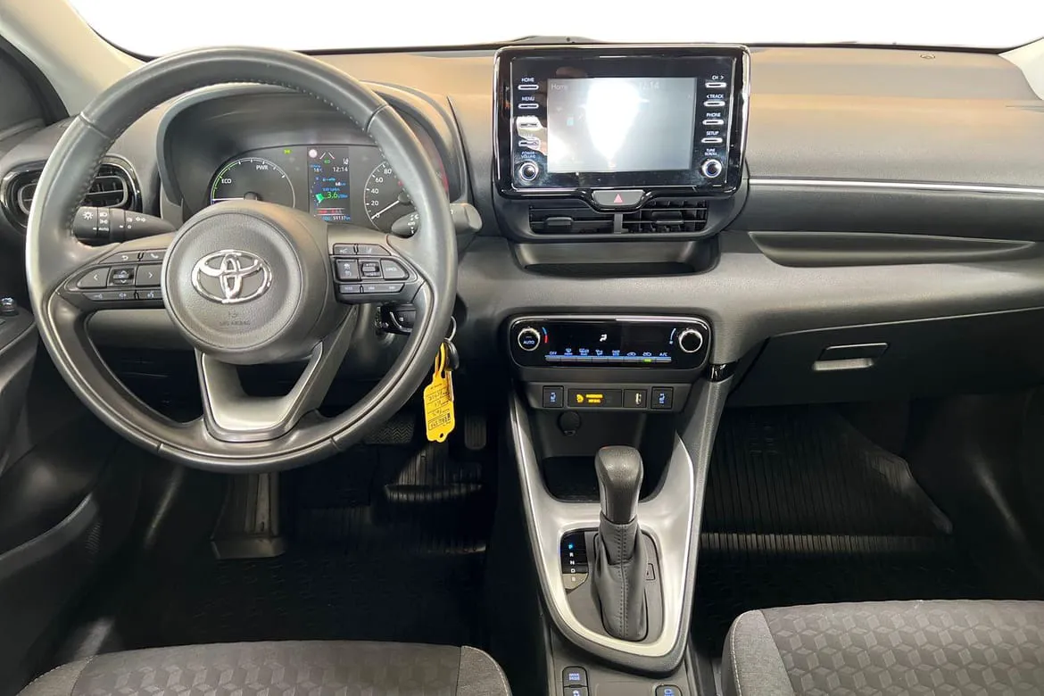 Vehicle image 9