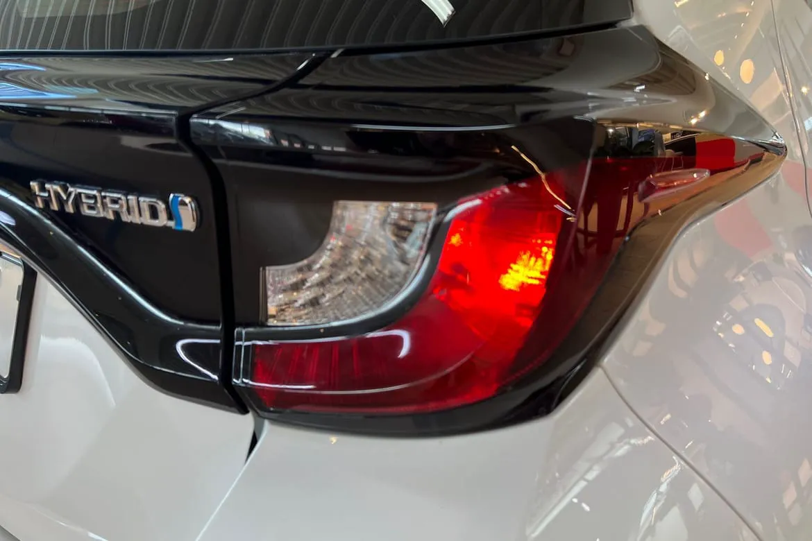 Vehicle image 20