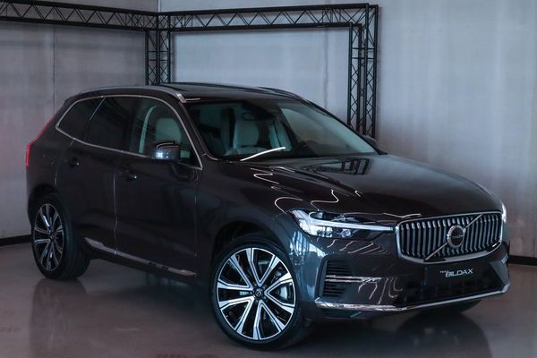 Volvo XC60 Recharge T6 AWD PLUS BRIGHT EDITION H/K LÄDER DRAG PANO - 2024