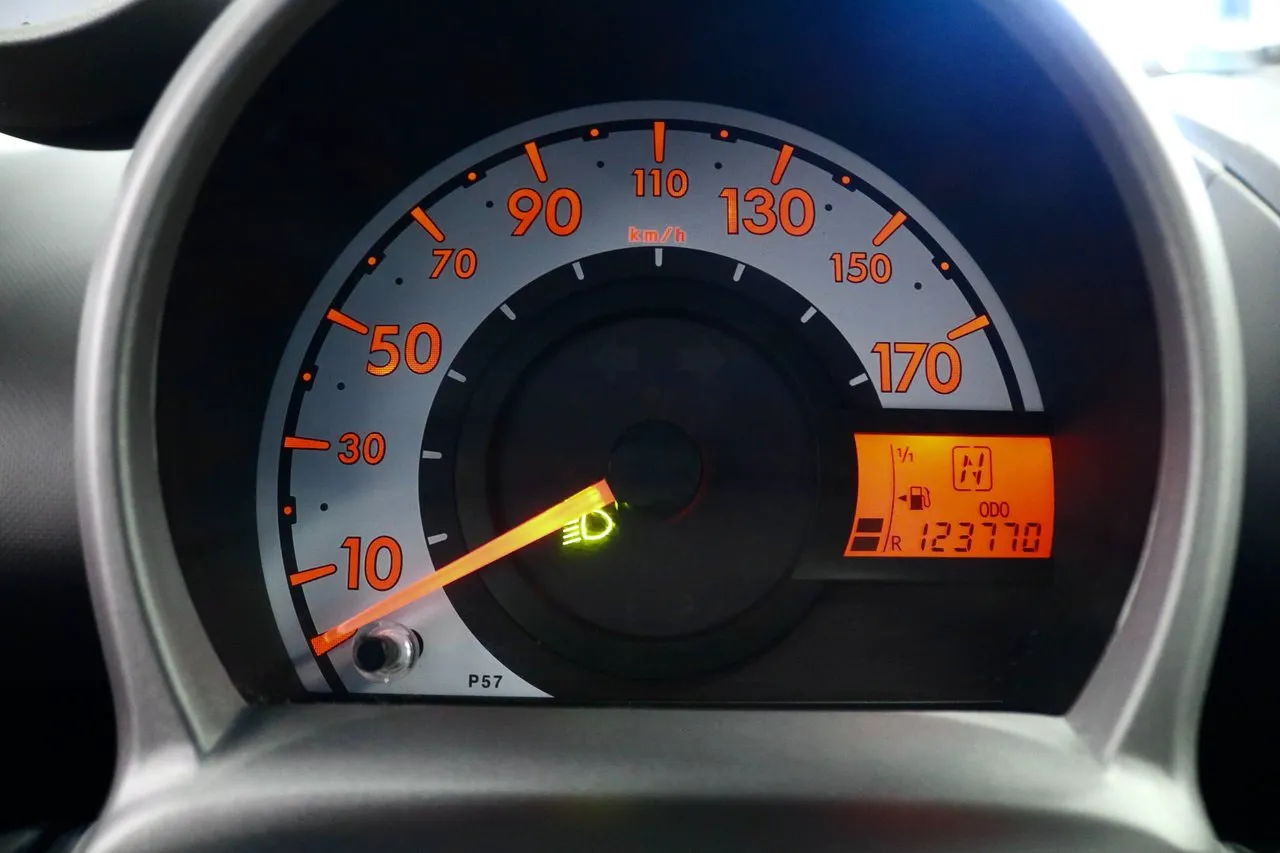 Vehicle image 10