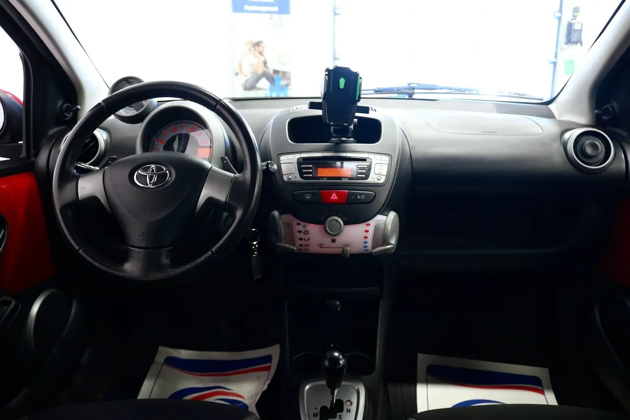 Vehicle image 8