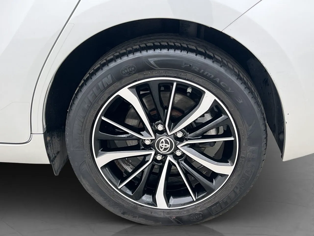 Vehicle image 25