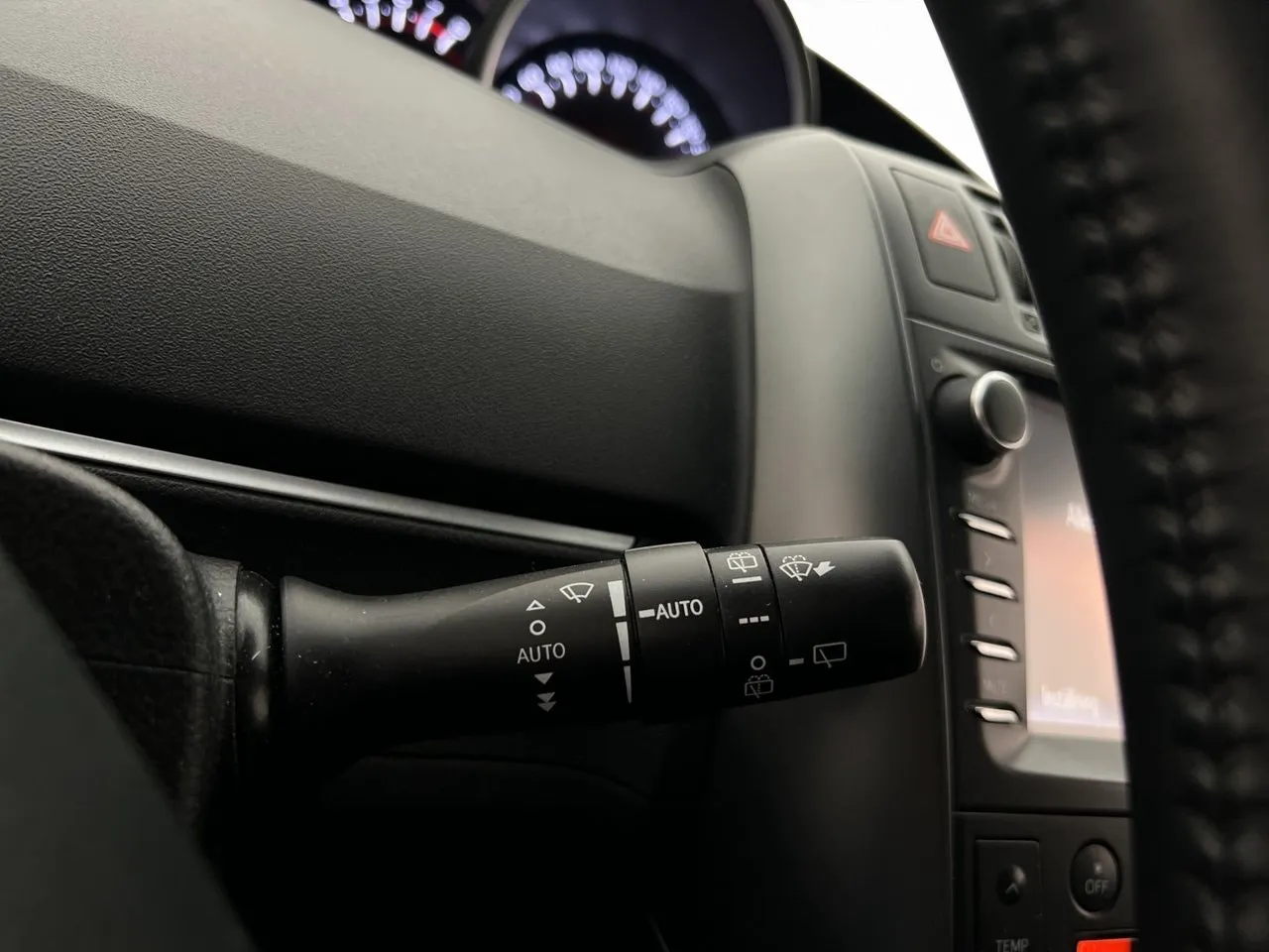 Vehicle image 28