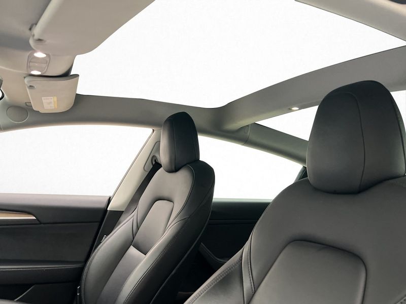 Tesla Model 3 bild 13