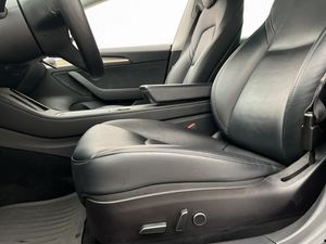 Tesla Model 3 bild 11
