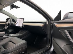 Tesla Model 3 bild 31