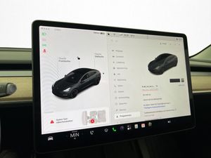 Tesla Model 3 bild 21