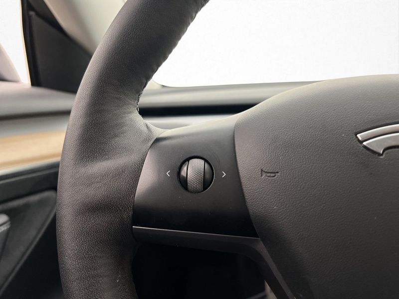 Tesla Model 3 bild 16