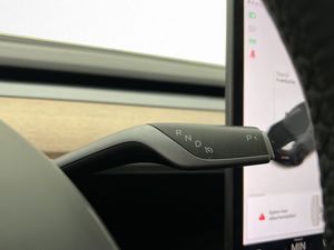 Tesla Model 3 bild 36