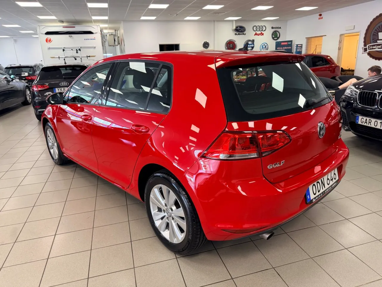 Vehicle image 18