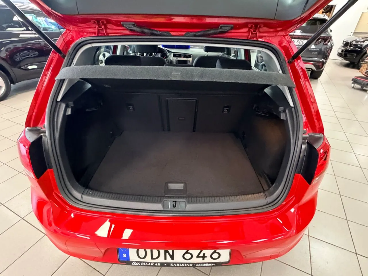 Vehicle image 6