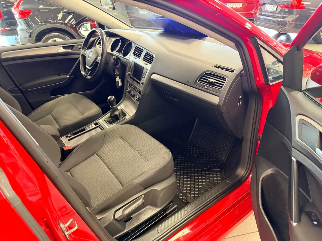Vehicle image 11