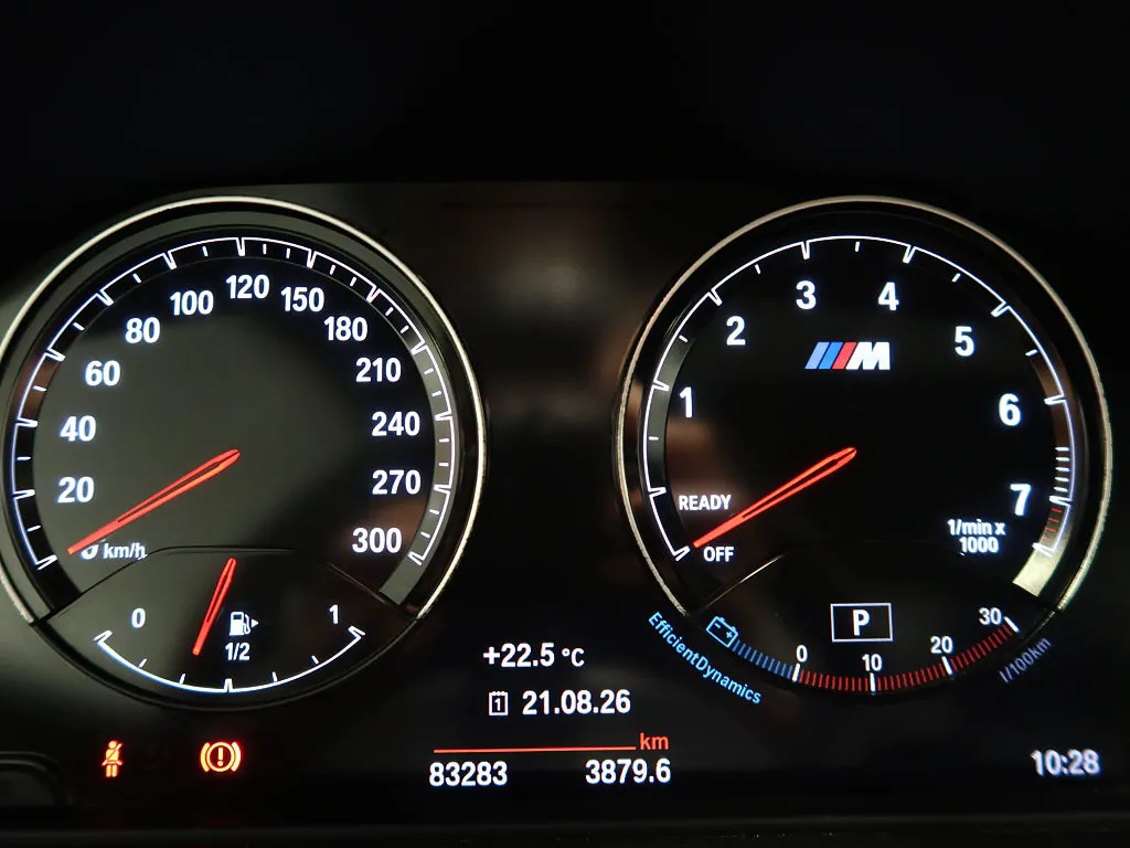 Vehicle image 32