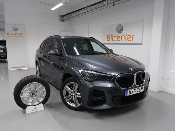BMW X1 xDrive25e M Sport V-Däck ingår HUD-Skinn-Drag-Kamera-BT - 2022